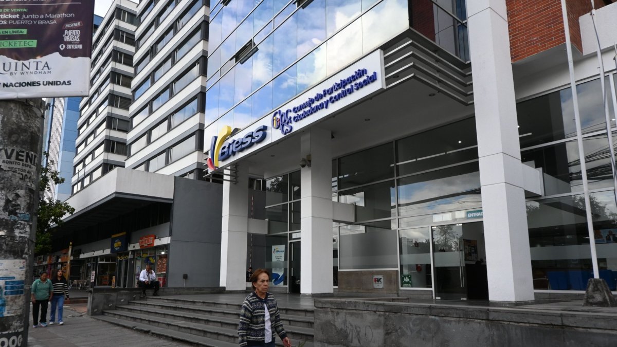 El CPCCS está conformado por siete vocales, uno de ellos en representación de los Pueblos y Nacionalidades.