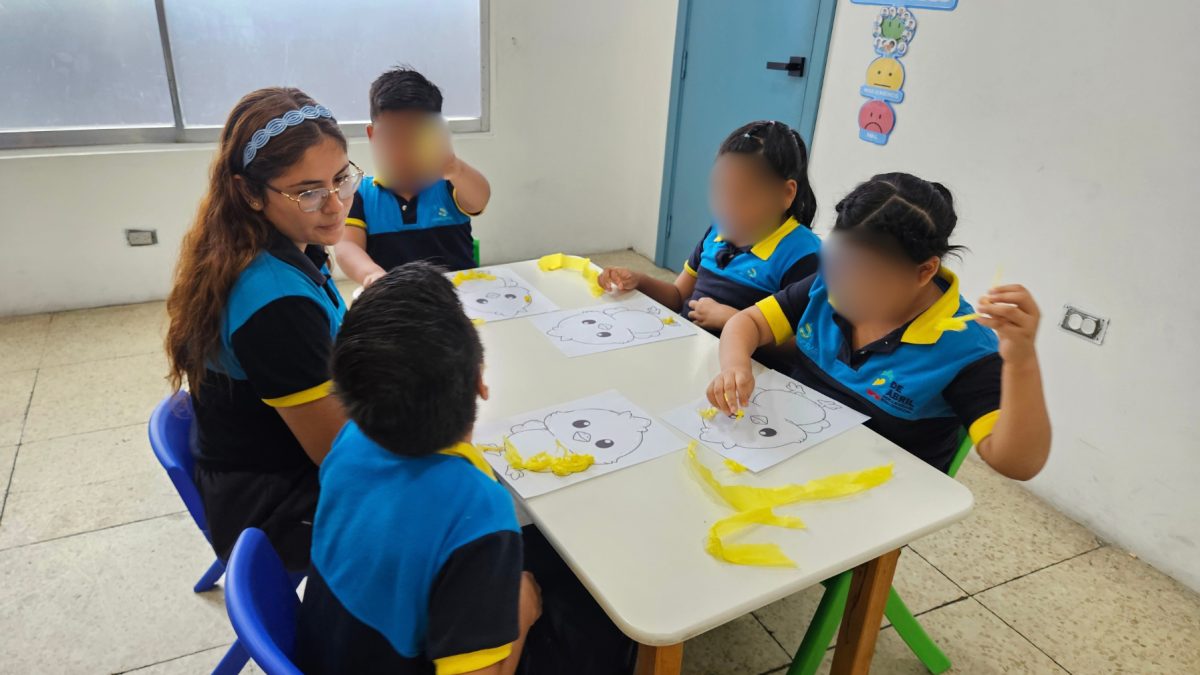 La Escuela de Educación Básica Especializada 2 de Abril trabaja con grupos reducidos para fortalecer el aprendizaje y la autonomía de estudiantes con TEA.