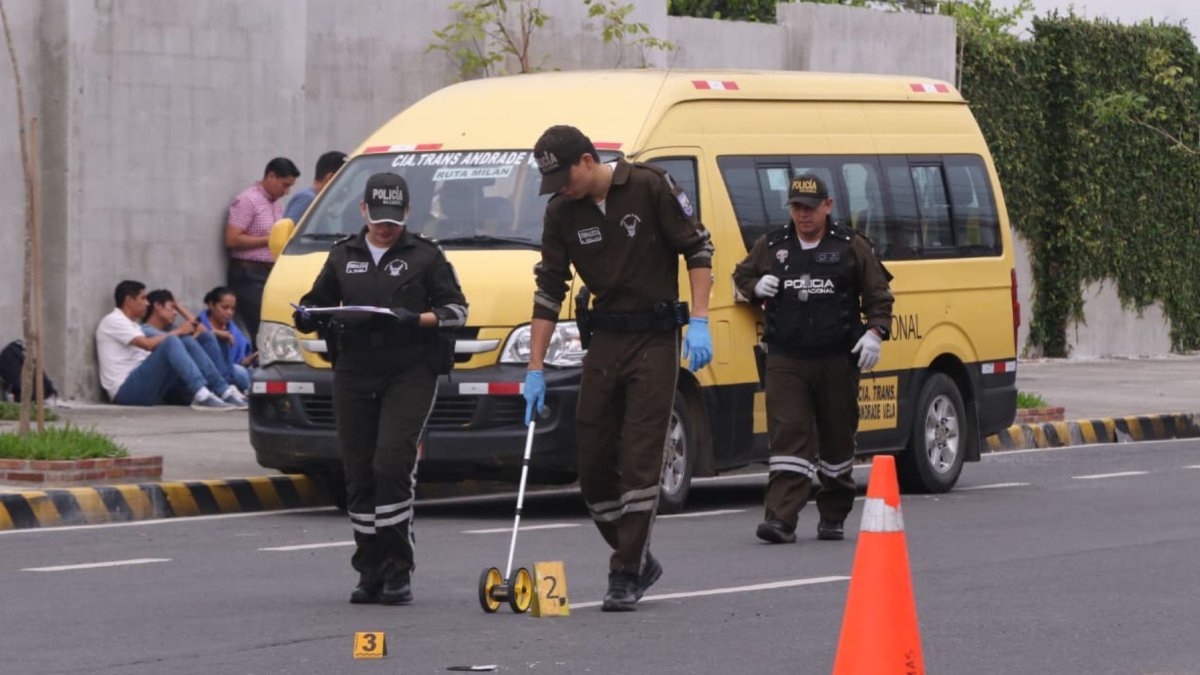 Mujer fue asesinada dentro de un expreso escolar en Mucho Lote, Guayaquil.