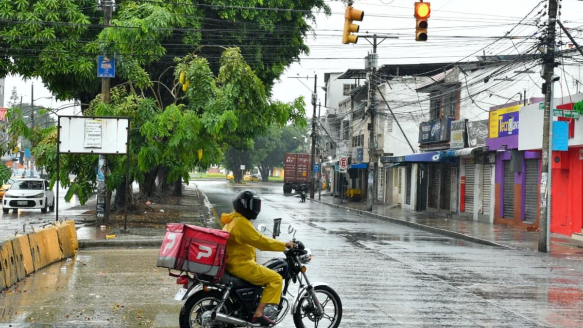 Inamhi alerta lluvias hasta el 1 de octubre en Costa y Sierra por riesgo de crecidas e inundaciones.