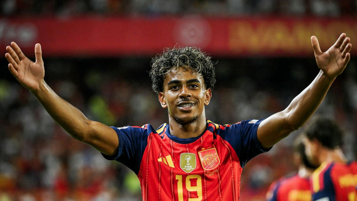 El Niño de Oro de España se lució con dos tantos que solo reafirman al equipo como campeón del mundo.