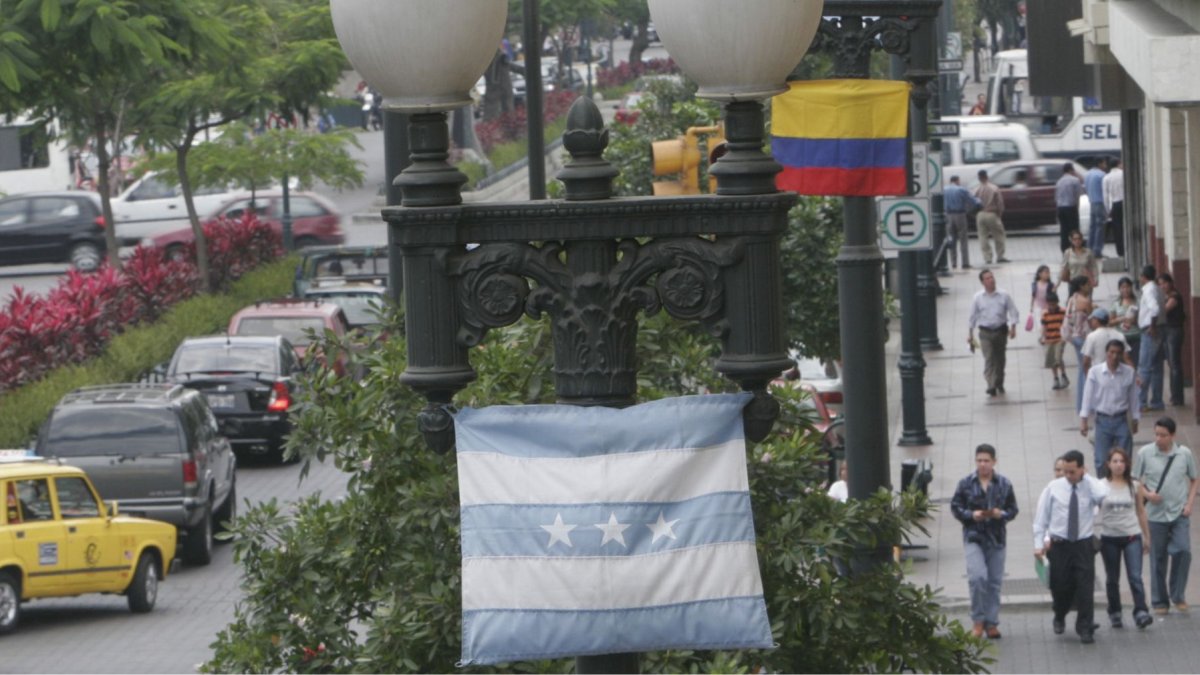 Guayaquil enfrenta abandono y violencia, pero modelos urbanos como Bilbao, Detroit y Medellín pueden guiar su renacimiento.
