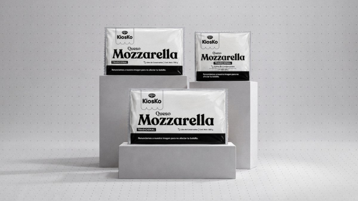 Kiosko, marca de quesos de Alpina Ecuador, simplificó su imagen a blanco y negro como parte de una estrategia para absorber el aumento de costos y mantener sus precios sin afectar a los consumidores.