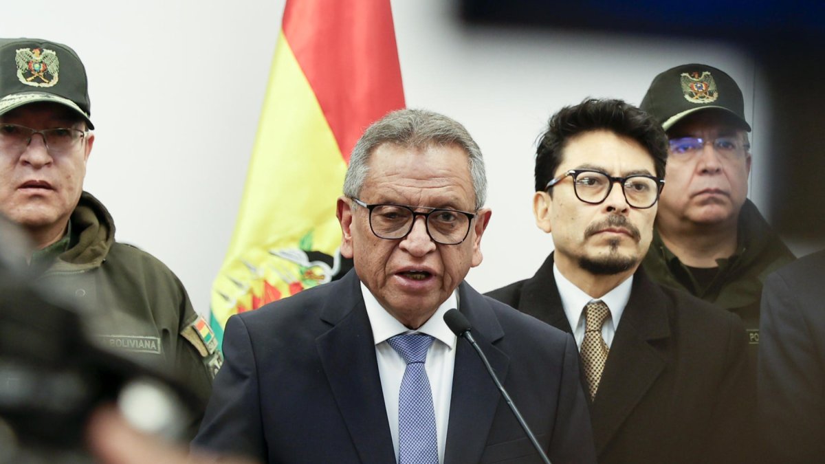 El ministro de Gobierno, Marco Antonio Oviedo, confirma en La Paz el desmontaje de una red criminal enquistada en la Justicia y liderada por Roger Mariaca.