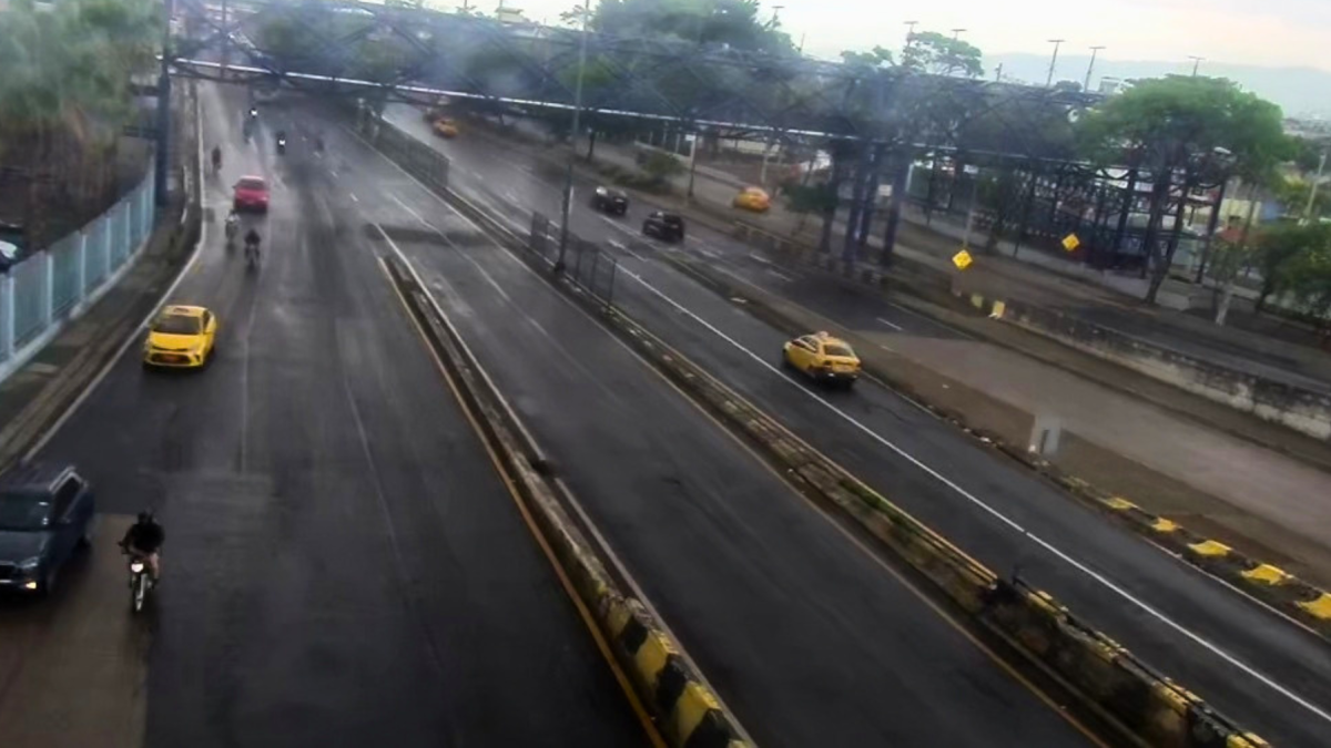 En sectores de la avenida Perimetral se registró la lluvia en la tarde de este 1 de octubre.