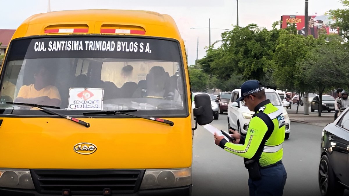 La ATM realizó controles en la avenida 25 de Julio para detectar vehículos que transportaban pasajeros sin autorización.