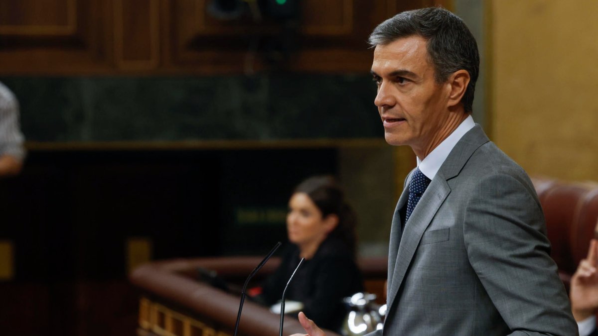 El presidente del Gobierno español, Pedro Sánchez, durante su intervención este viernes en el Congreso en Madrid.