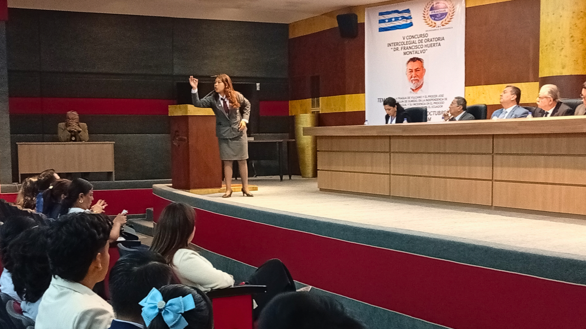 El concurso intercolegial de oratoria se realizó en el auditorio del Consejo de la Judicatura, en el centro de Guayaquil.
