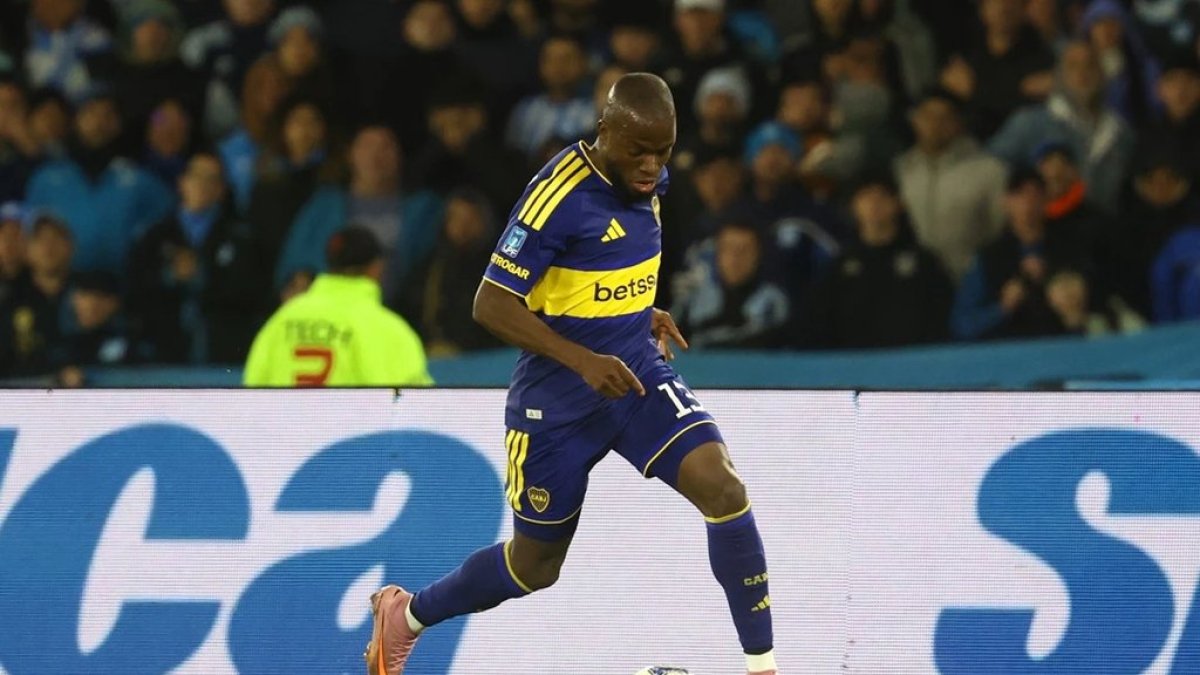 Enner Valencia ingresó en el segundo tiempo y recibió una impresionante ovación de los hinchas de Boca Juniors en La Bombonera.