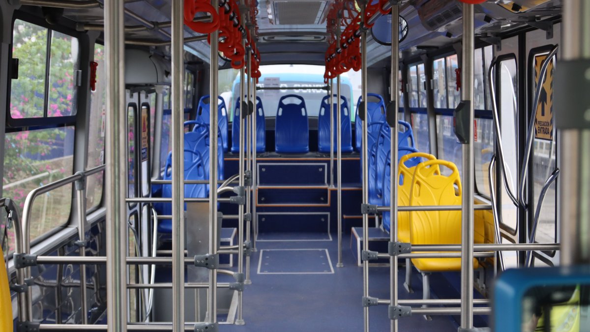 Según anunció la ATM, los nuevos buses tienen capacidad para 91 pasajeros y cuentan con aire acondicionado y Wi-Fi.