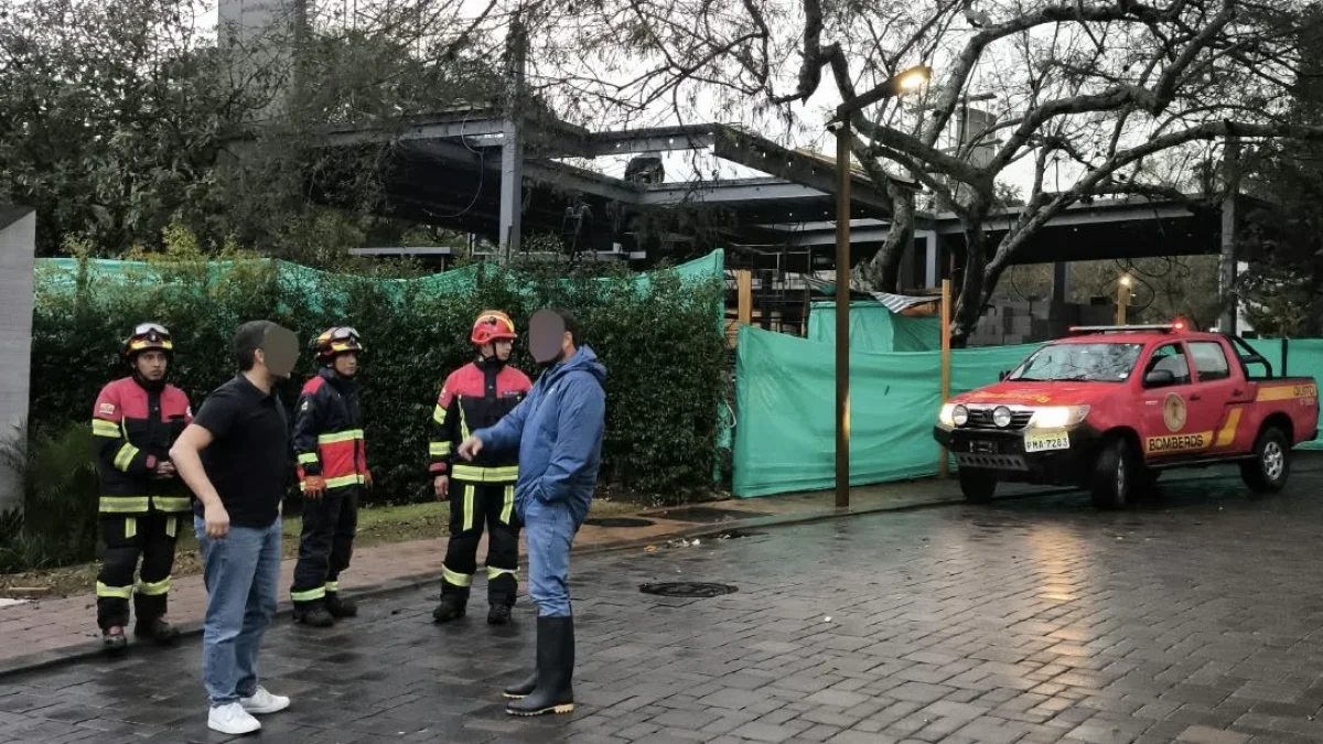 En Tumbaco hubo inundaciones y la obstrucción de un colector.