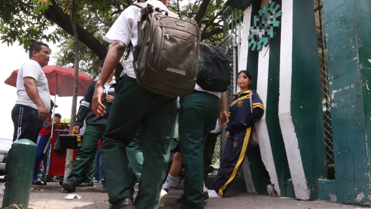 Como parte del plan Escudo se prevé intervenciones en los planteles para reducir el riesgo de amenazas a estudiantes.