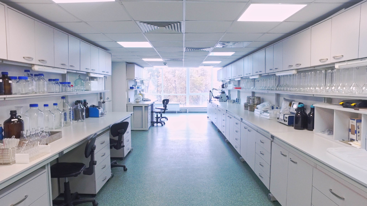 Imagen referencial de un laboratorio especializado en el estudio de agentes infecciosos. La ilustración no corresponde al instituto ruso mencionado en esta nota.