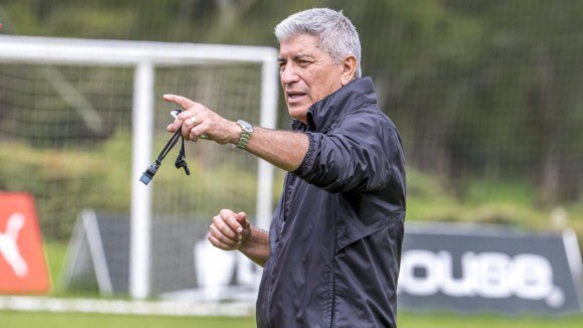Zambrano considera que Ecuador tiene talento, pero necesita desarrollar nuevas opciones para fortalecer su ataque y creación.