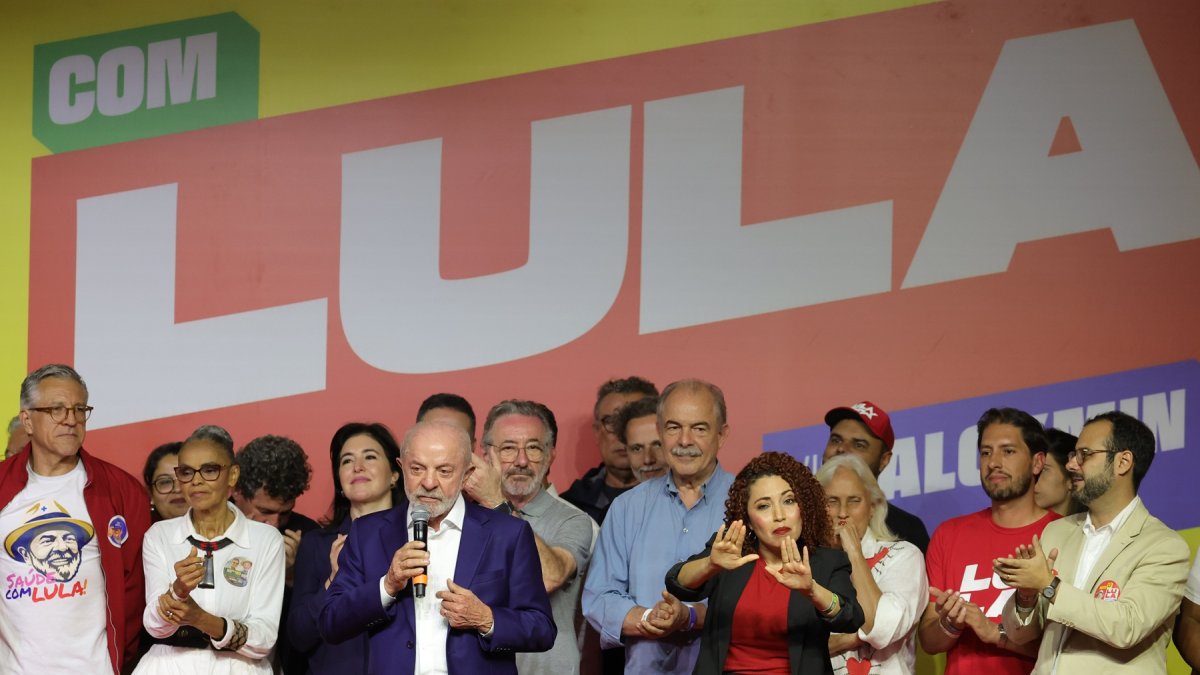 El presidente de Brasil y candidato a la reelección, Luiz Inácio Lula da Silva, pronunció un discurso luego de conocer los resultados oficiales de la primera vuelta electoral.