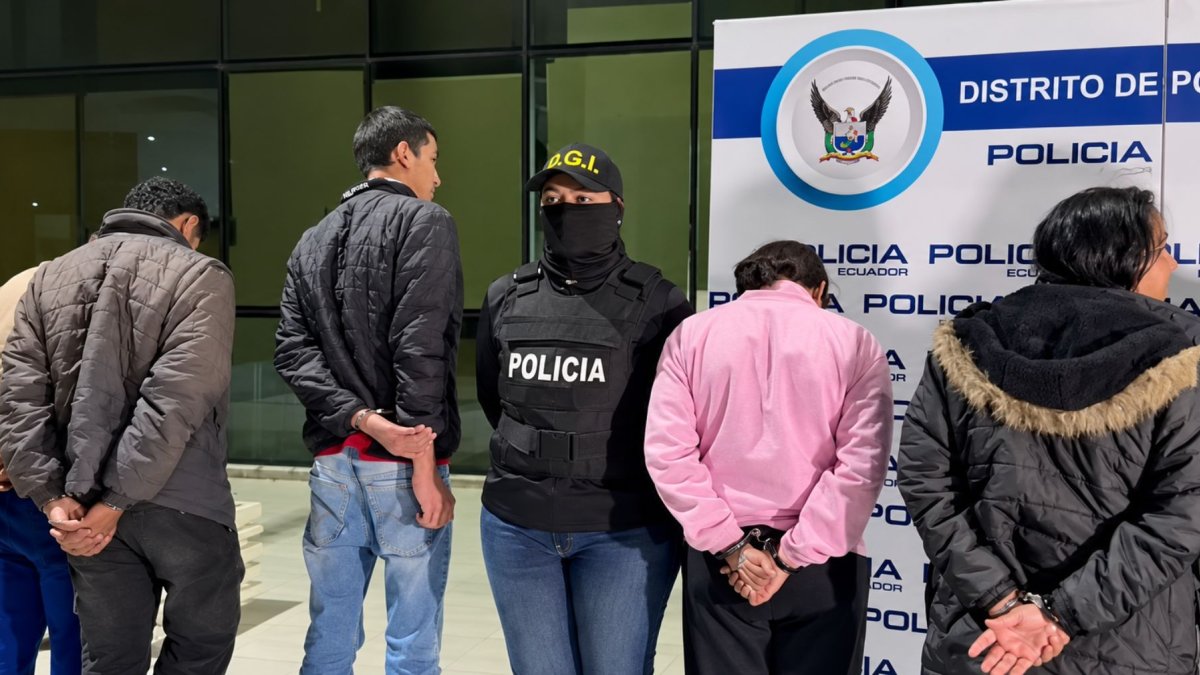 10 sospechosos fueron detenidos en Monjas, Quito, por presunta extorsión y robo.