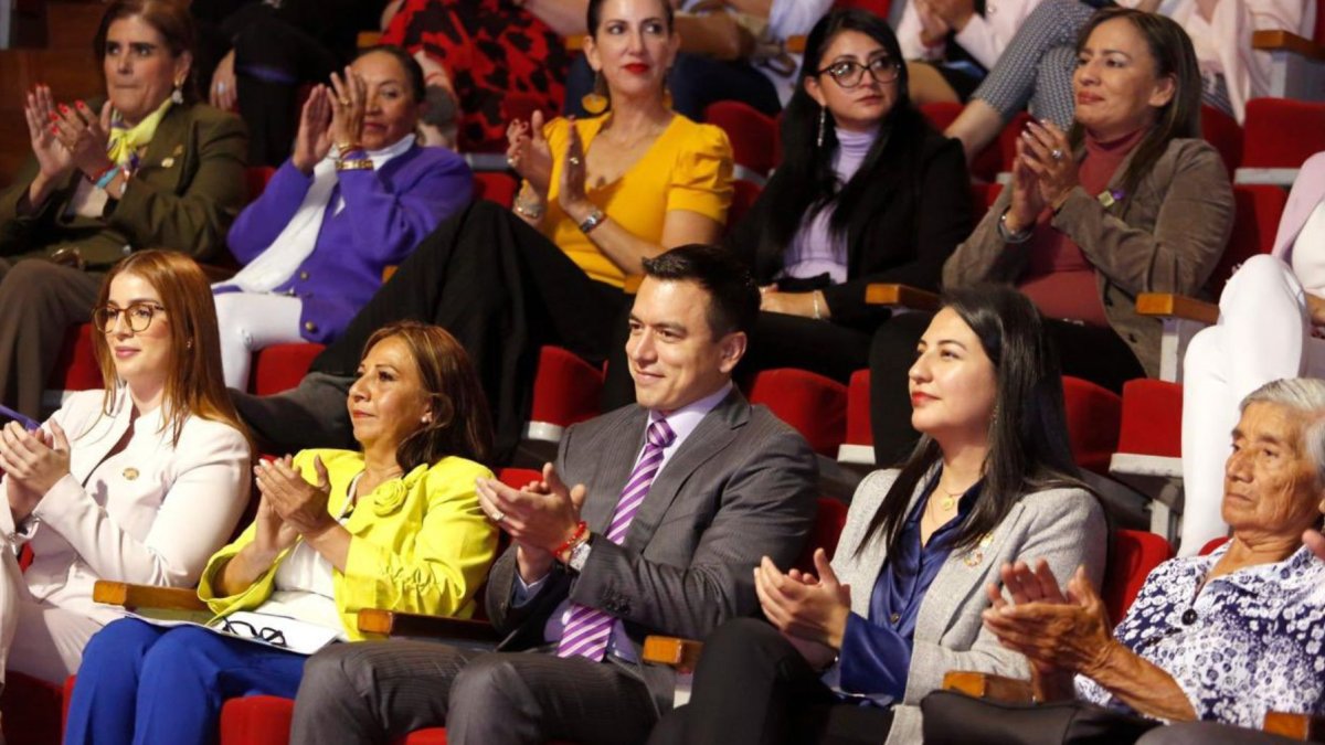 Daniel Noboa designó a Sariha Moya como delegada de Ecuador ante el BID este 5 de octubre.