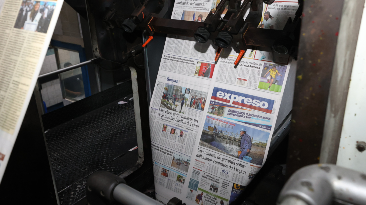 EXPRESO ha acompañado a sus lectores durante décadas con noticias, reportajes, entrevistas y columnas de opinión.