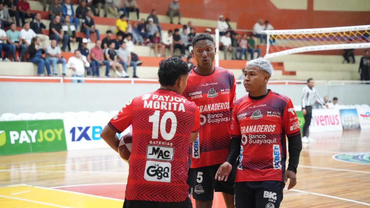 Quito Granaderos disputa, con Santo Domingo Tsáchilas, el segundo lugar de la división centro.