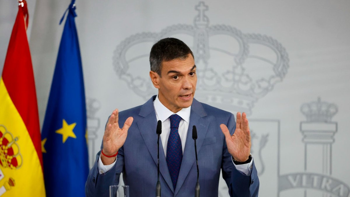 El presidente del Gobierno, Pedro Sánchez, comparece en rueda de prensa tras la reunión del Consejo de Ministros, este martes en el Palacio de la Moncloa.