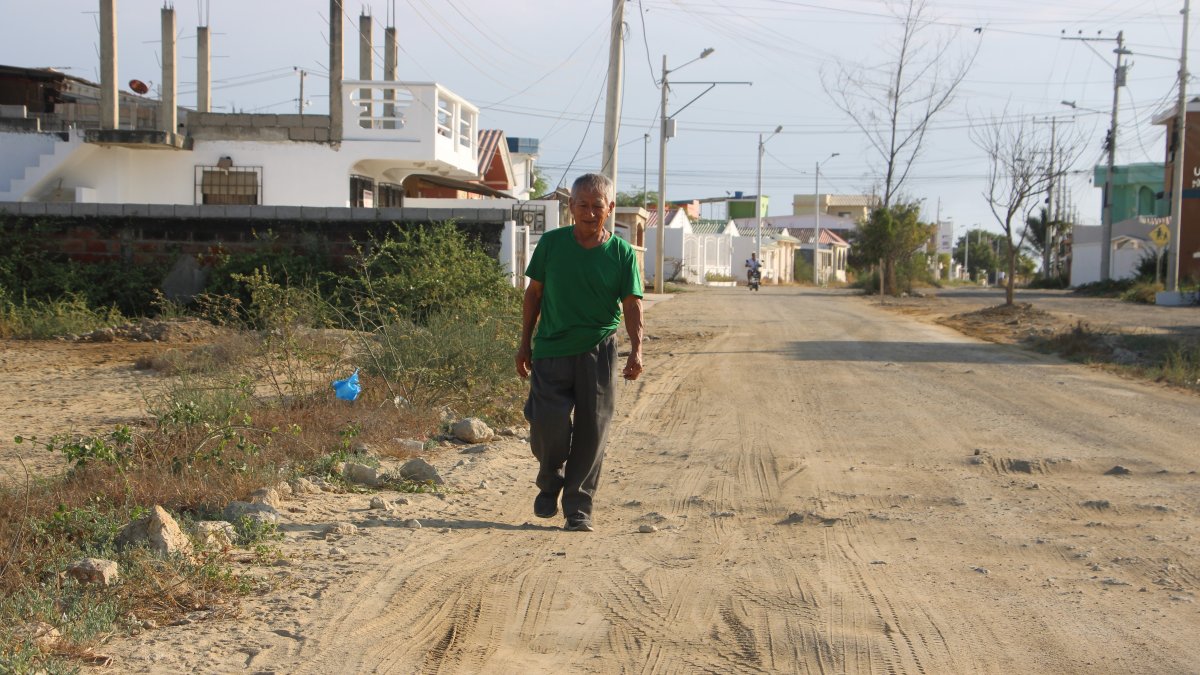En Puerta del sol 2, sector residencial de Salinas se vive entre el polvo en verano y lodo en invierno