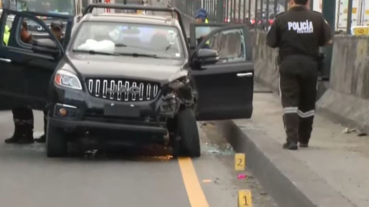 La Policía desplegó un operativo tras el asalto y localizó uno de los vehículos utilizados por los sospechosos en la vía Perimetral.