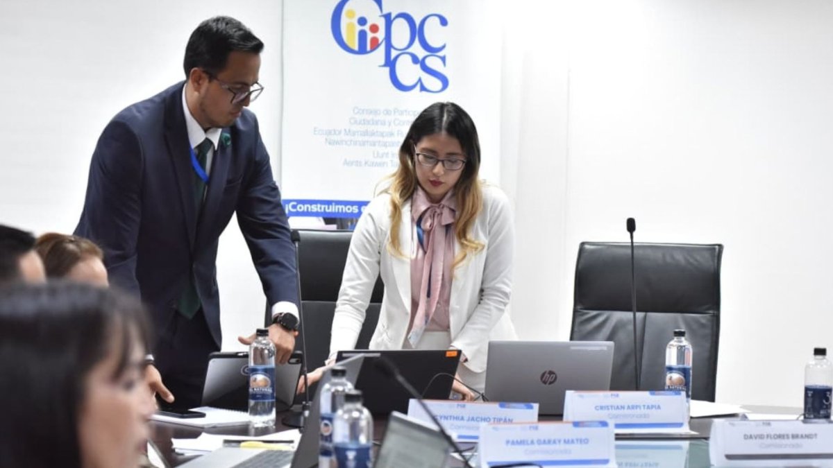 Cynthia Jacho preside la Comisión Ciudadana de Selección del concurso para fiscal general del Estado.