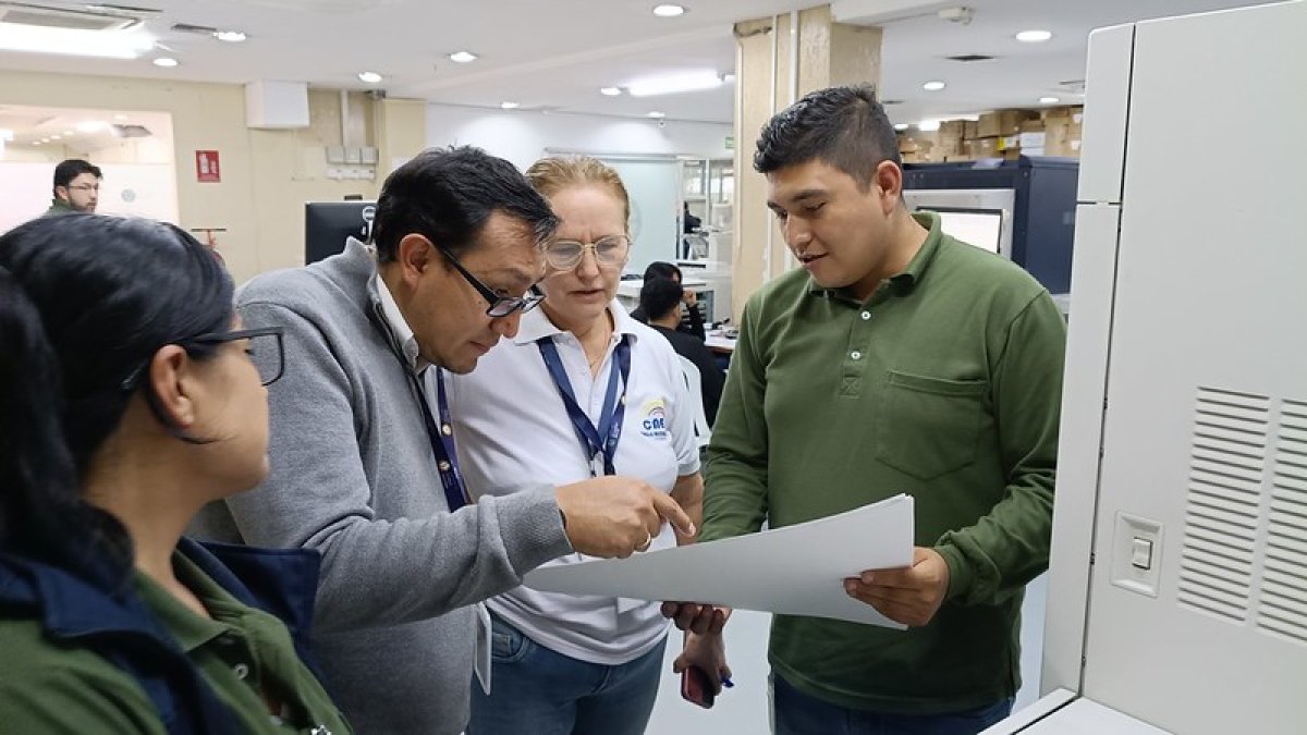 La impresión de las papeletas forma parte de las tareas del proceso electoral que el CNE debe garantizar.