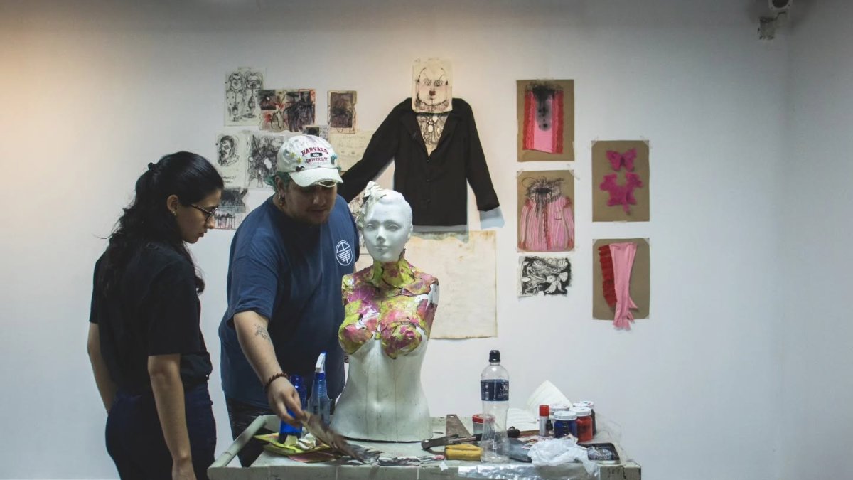 Fundada en Guayaquil en 2017, Onder ha desarrollado actividades relacionadas con la experimentación y el acompañamiento a creadores emergentes.