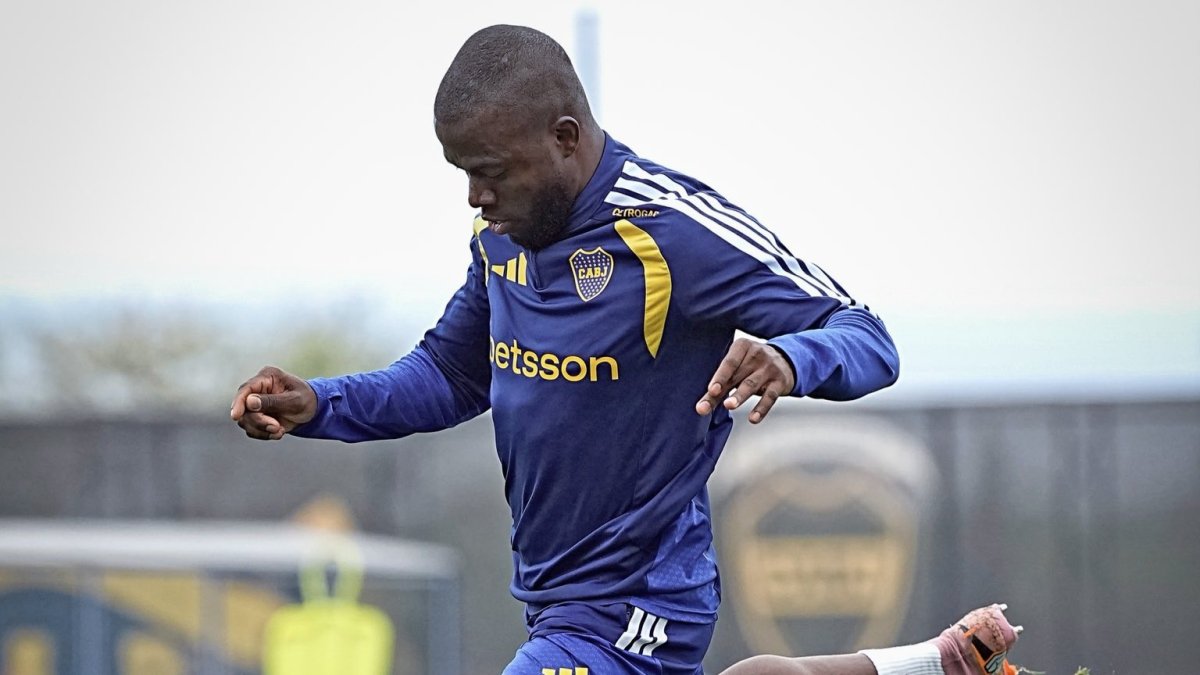 Enner Valencia en entrenamiento de Boca Juniors.
