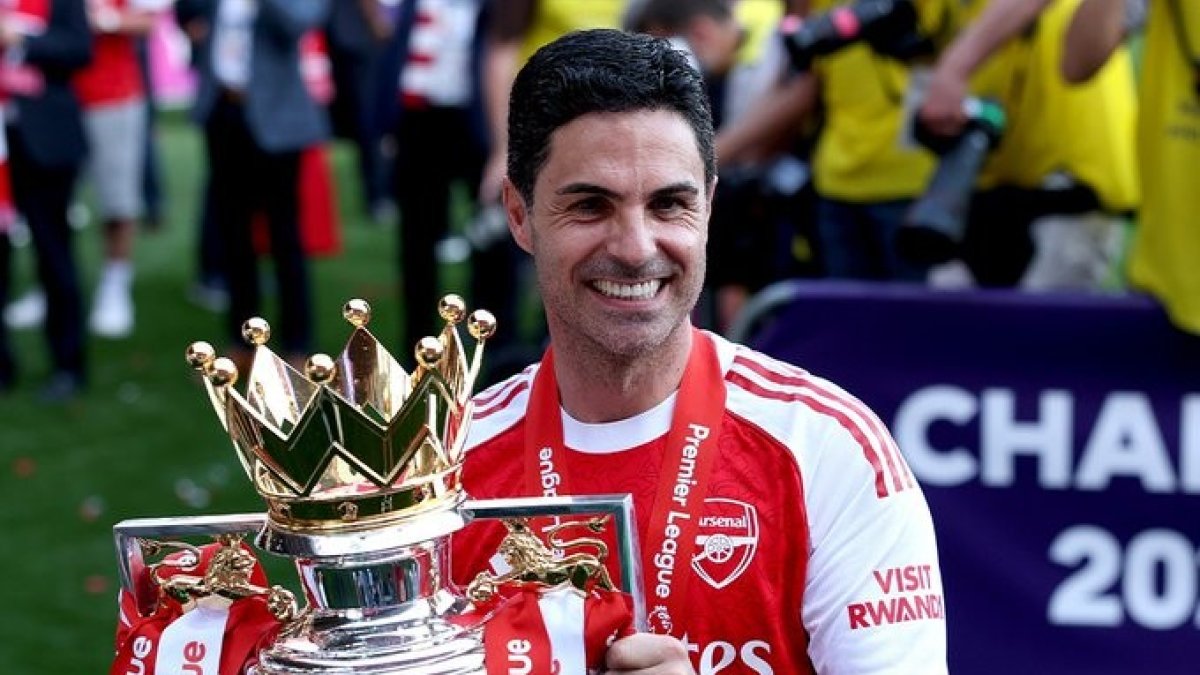 El entrenador Mikel Arteta devolvió el protagonismo de Arsenal en la Premier League.