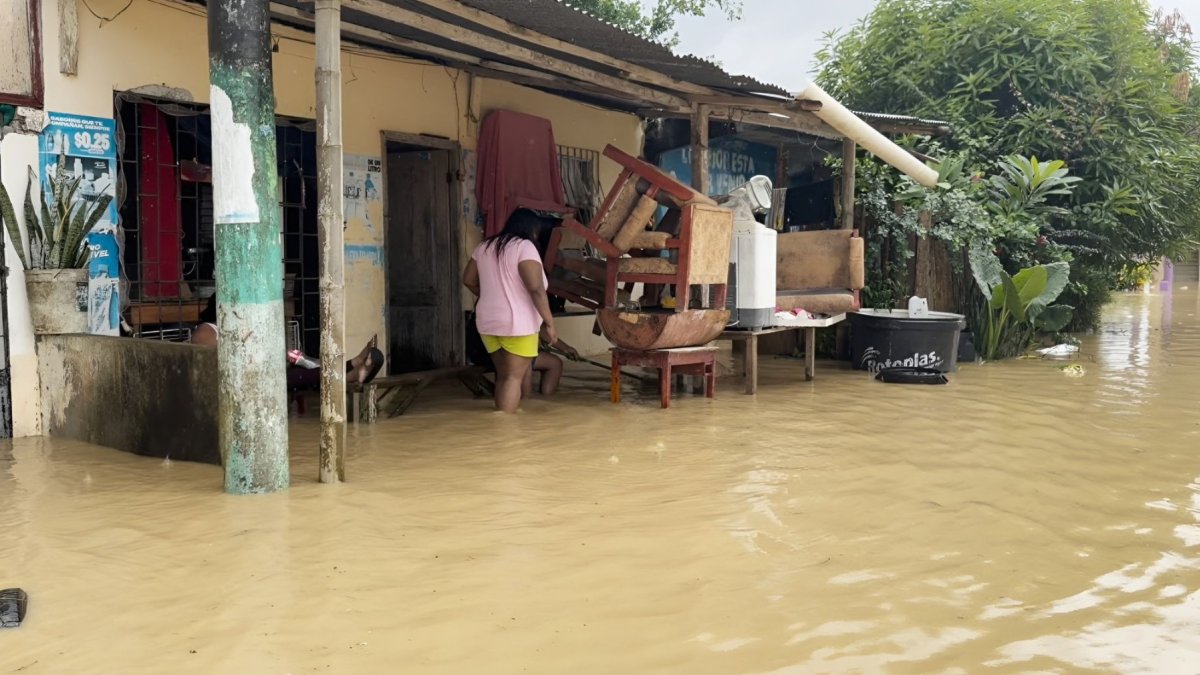 Lluvias dejan 16.075 afectados en Ecuador desde agosto por el fenómeno de El Niño.