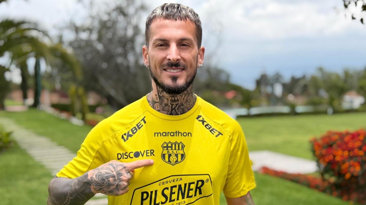 Darío Benedetto llegó a Barcelona en 2026, cuando estaba el DT César Farías.