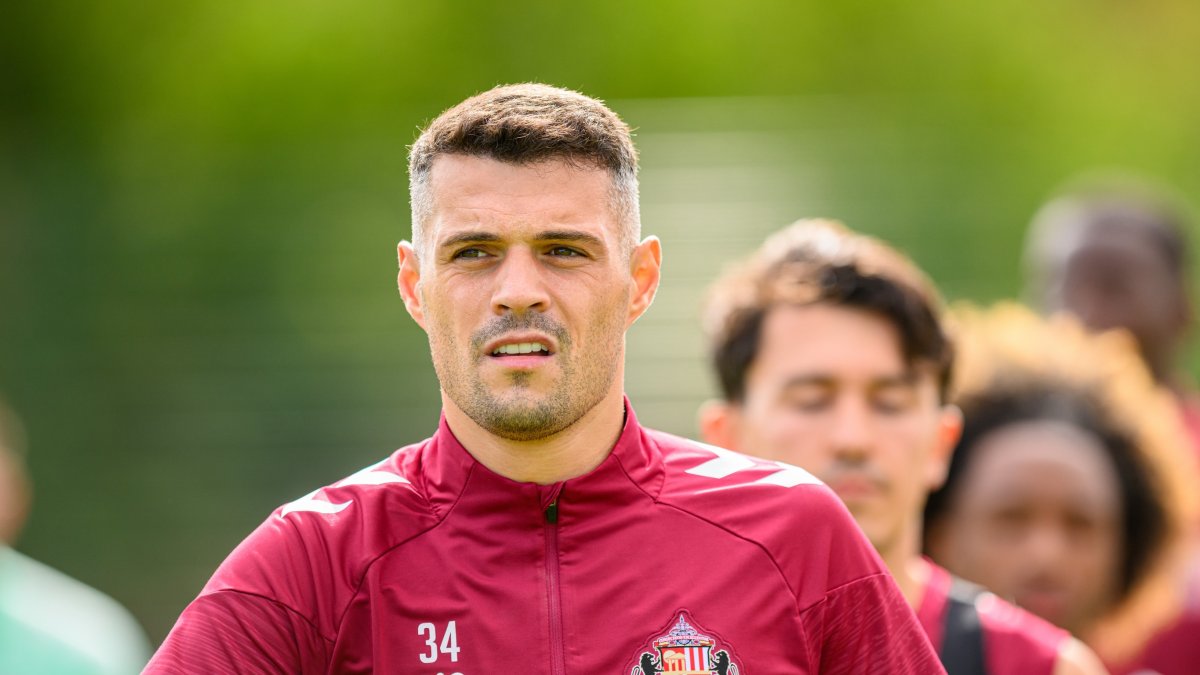 Xhaka es compañero de Nilson Angulo en el Sunderland y el club aún no se ha pronunciado sobre la sanción contra el mediocampista.