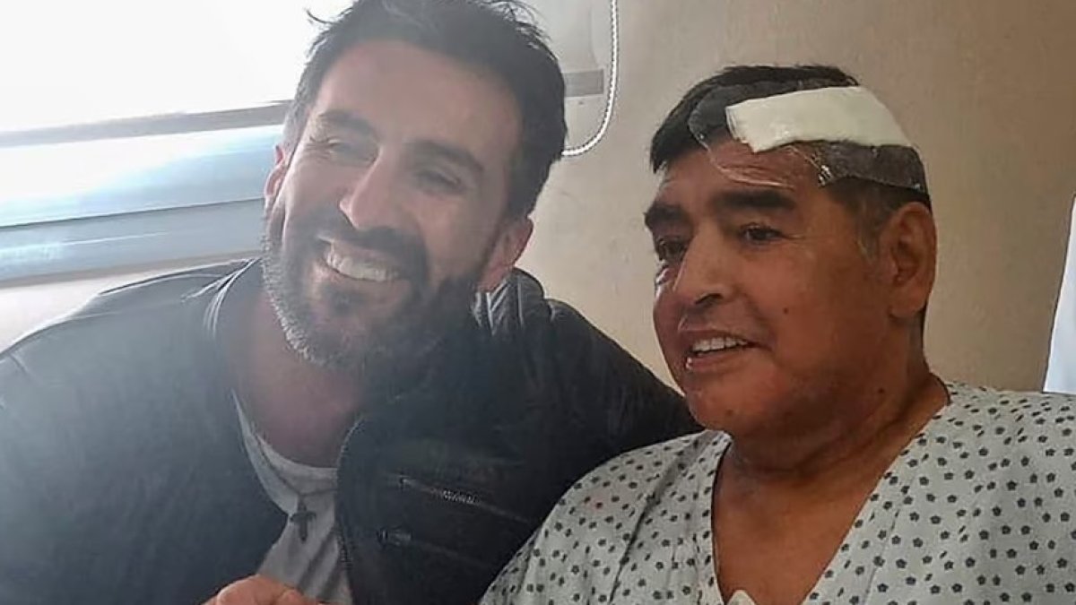 Leopoldo Luque (i) era el médico de Diego Armando Maradona (d).