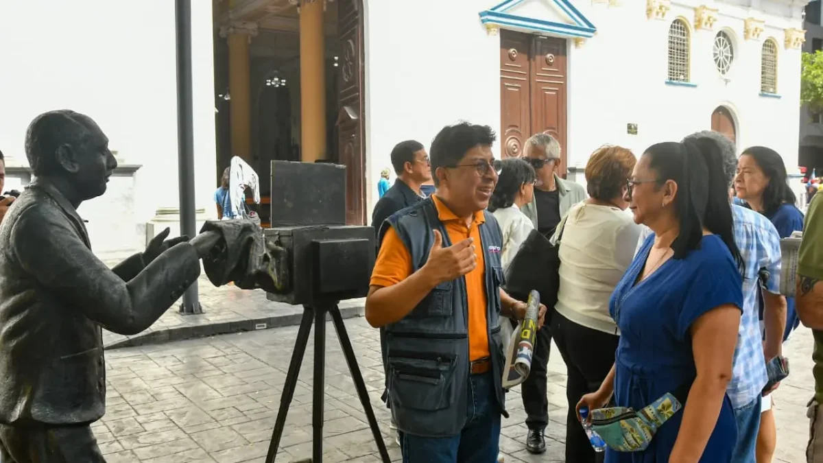 Nelson Tubay, quien fue editor de Diario EXPRESO y dedicó años a contar las historias de Guayaquil, también estuvo presente en la despedida de la edición impresa.
