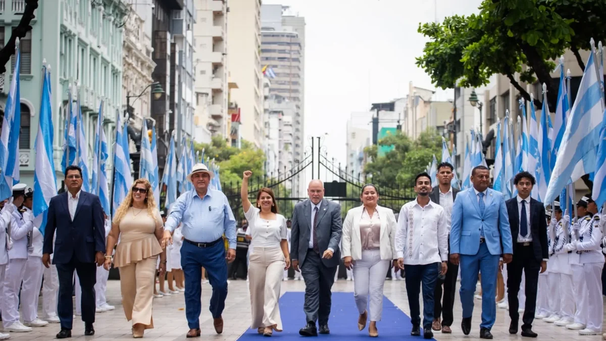 Ceremonia: La Unción Cívica se realizó en el parque Centenario sin la presencia de la alcaldesa subrogante, Tatiana Coronel.