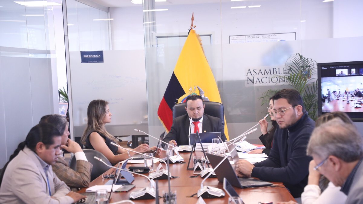 La Comisión de Gobiernos Autónomos aprobó el informe de fiscalización encargado por el Pleno.