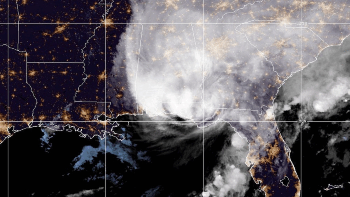 Captura de video tomada de la pagina oficial de la Oficina Nacional de Administración Oceánica y Atmosférica (NOAA), a través del Centro Nacional de Huracanes (NHC) de EE.UU.