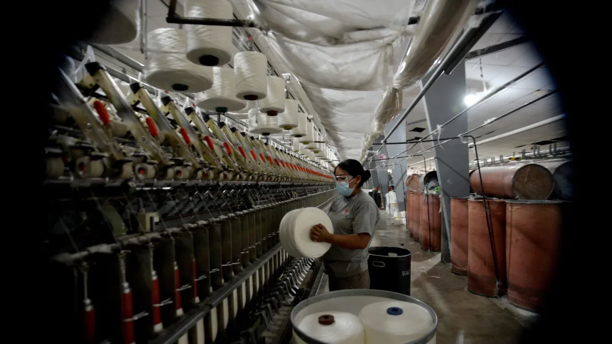 Fábricas advierten sobre el impacto económico de paralizar las fábricas tres de los cinco días laborables.