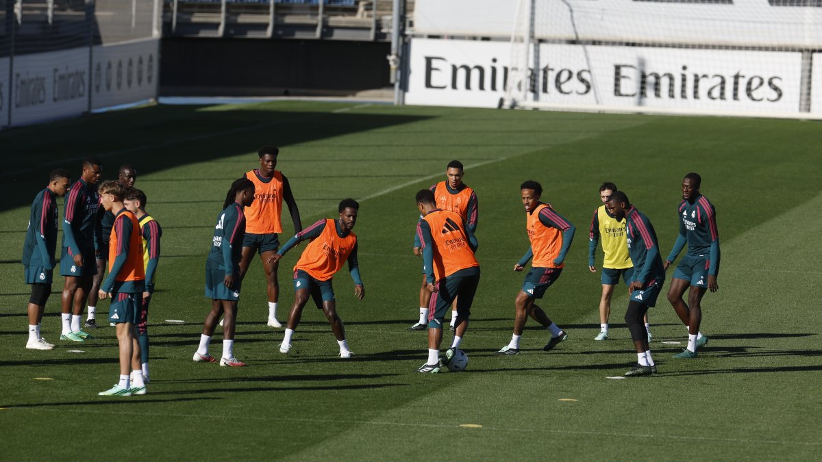 Los jugadores del Real Madrid, durante el entrenamiento para enfrentar al Villarreal.
