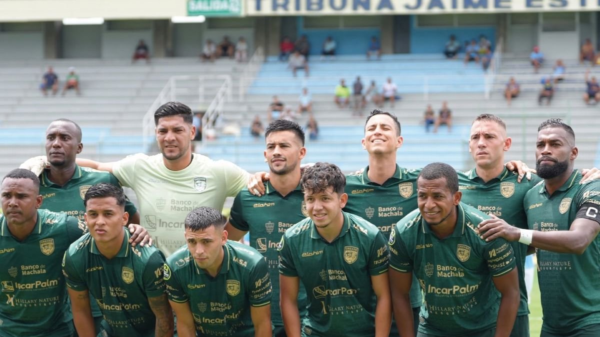 Orense SC recibe a Deportivo Cuenca en el estadio Nueve de Mayo.