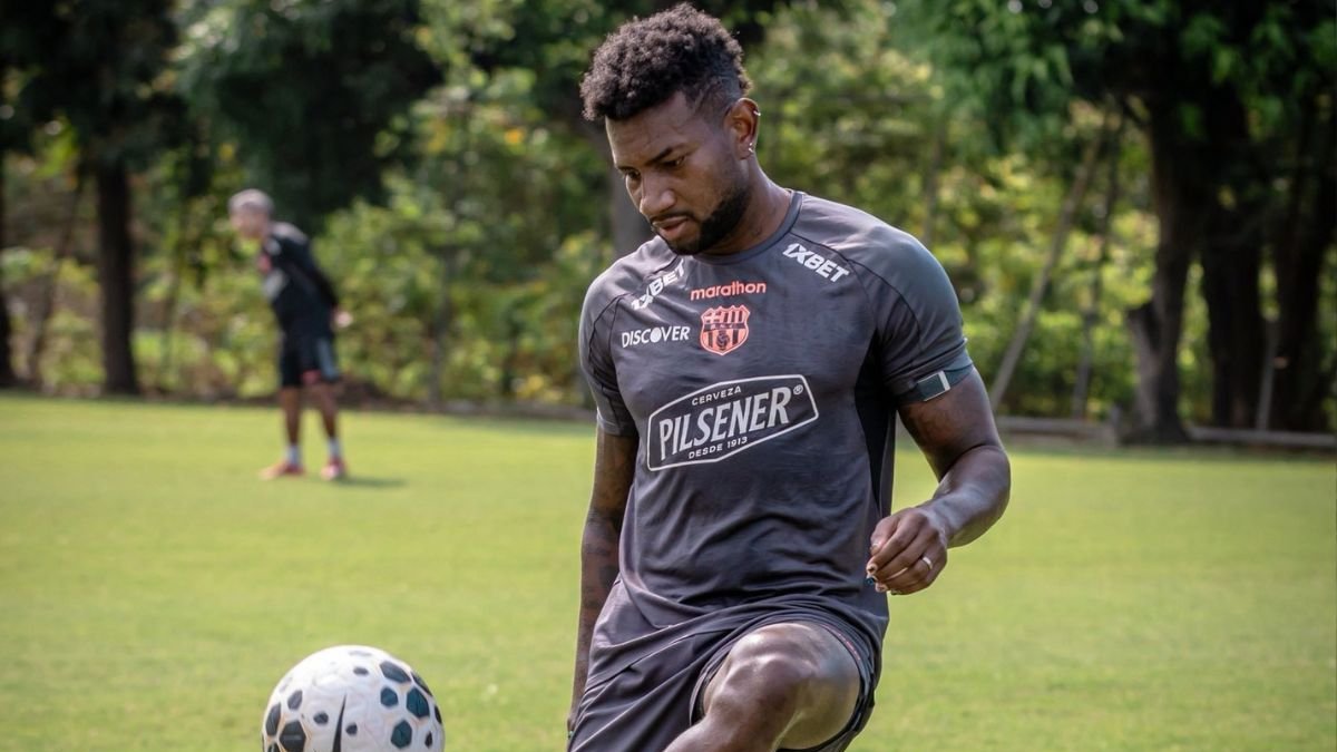 Gustavo Vallecilla jugador del Barcelona SC que enfrenta a Liga de Quito