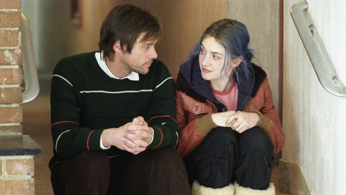 'Eterno resplandor de una mente sin memoria, dirigida por Michel Gondry, explora la memoria con una mezcla ciencia ficción, romance y drama.