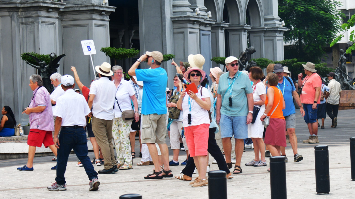 Guayaquil atrae a turistas nacionales y extranjeros sobre todo en sus fiestas.