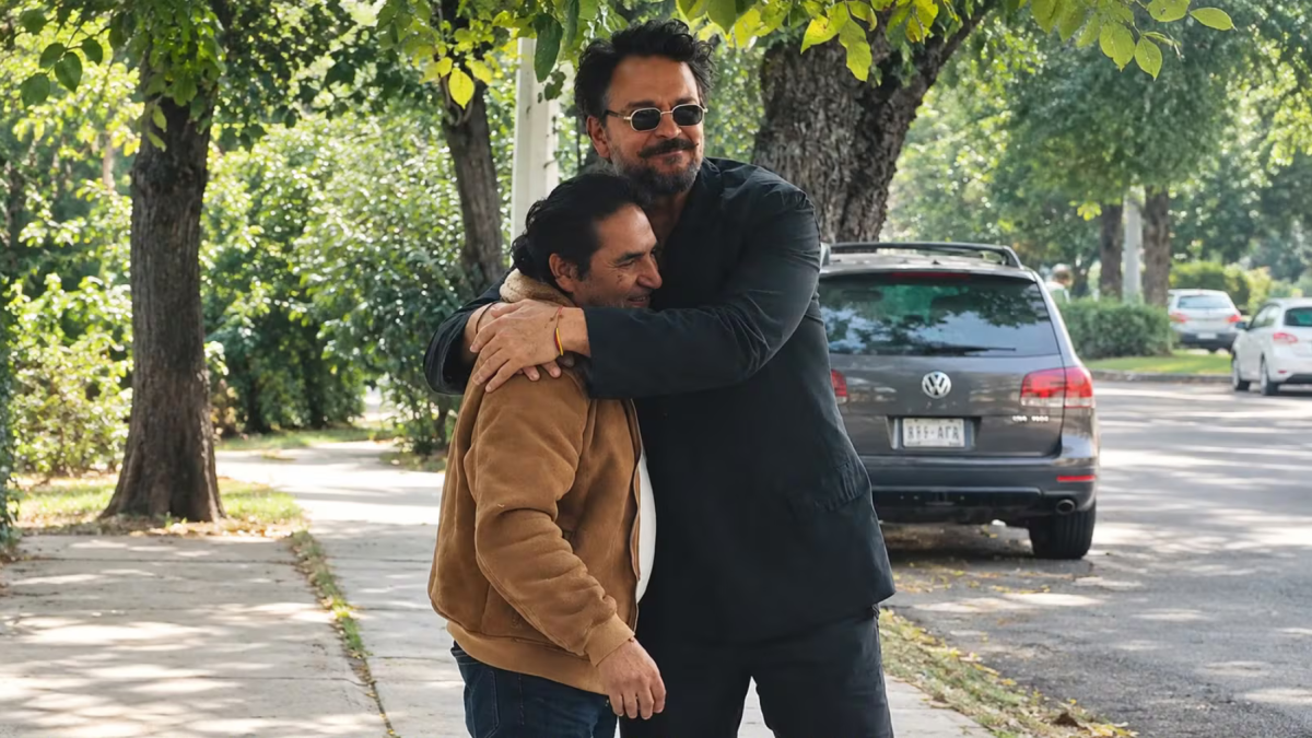 Ricardo Arjona regaló un automóvil a Pocho, el taxista mexicano que se convirtió en su amigo y trabajó en doce de sus giras.