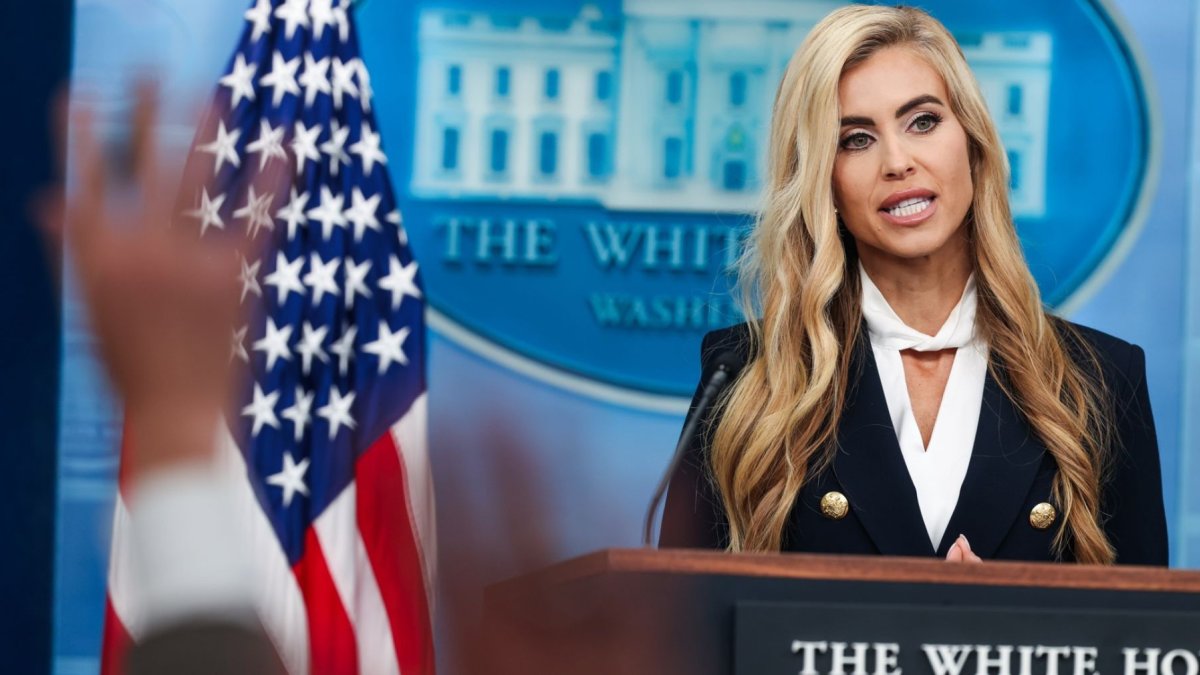 Katie Zacharia debutó el 13 de octubre como portavoz de la Casa Blanca.