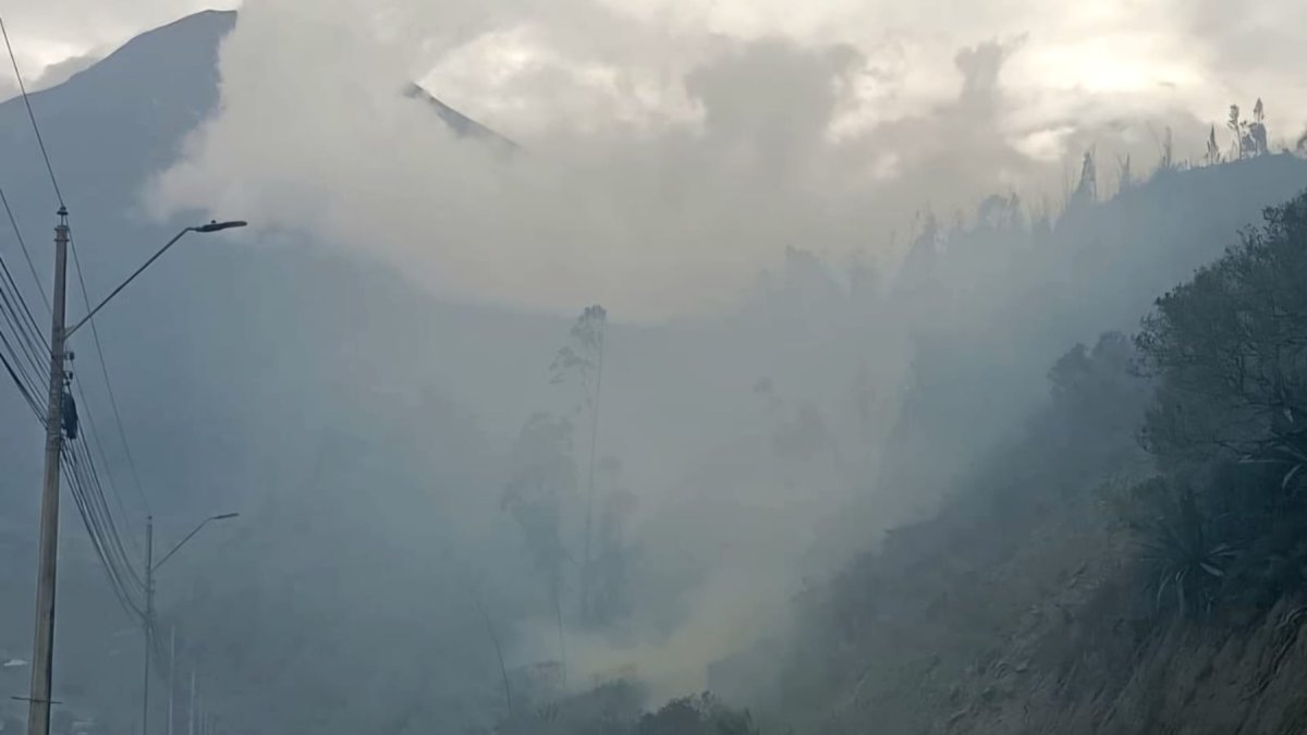 Los incendios forestales afectan varias zonas de la provincia de Tungurahua.