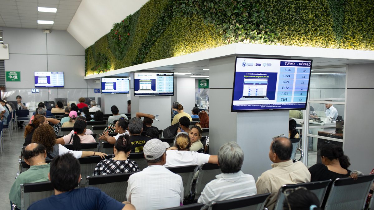 Guayaquil cuenta con ventanillas, quioscos y servicios digitales para facilitar la atención ciudadana.