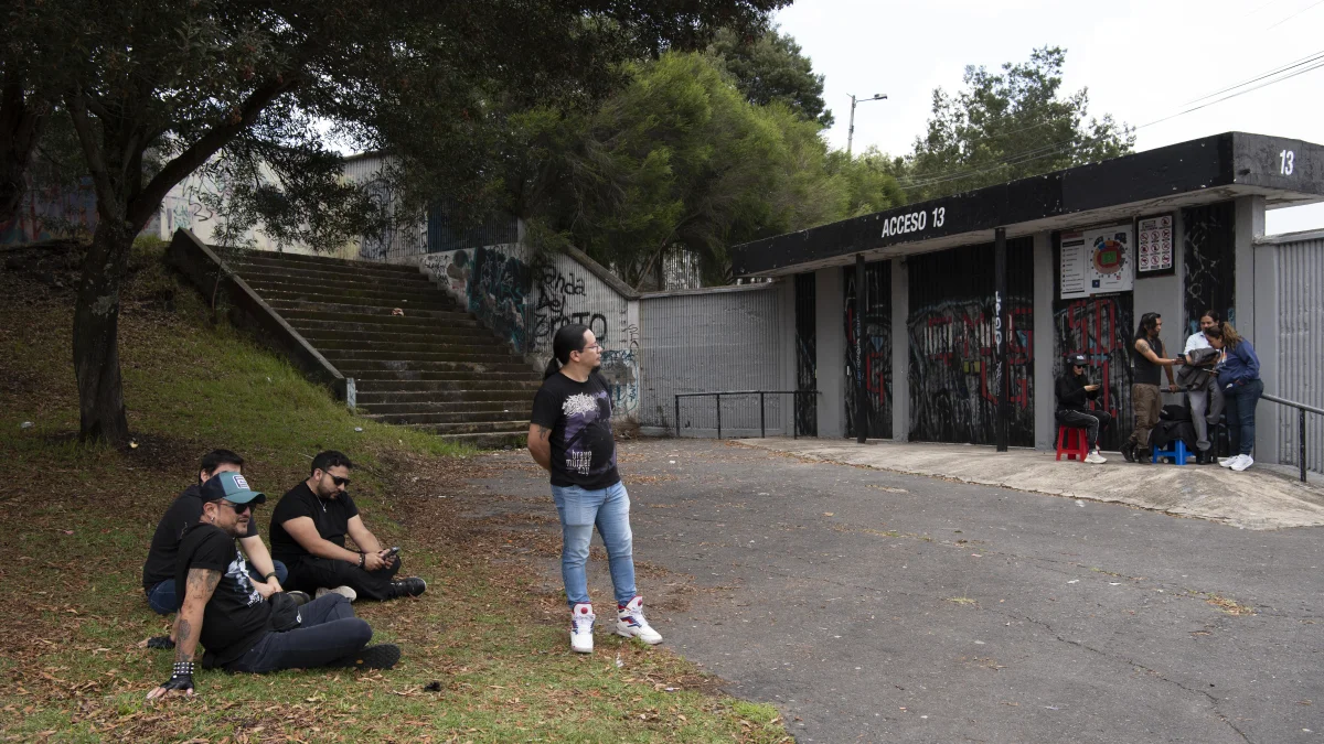 Desde el 13 de octubre, los seguidores de Iron Maiden ya hacpian fila en los exteriores del Olímpico Atahualpa.